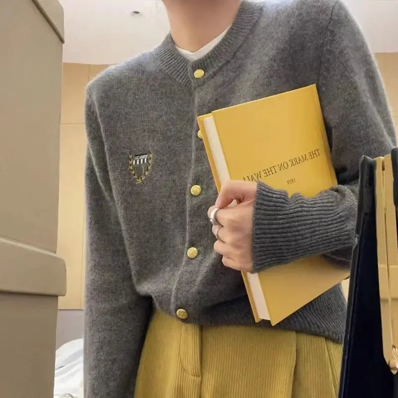 Cardigan Brodé Campus - Veste en Maille Décontractée