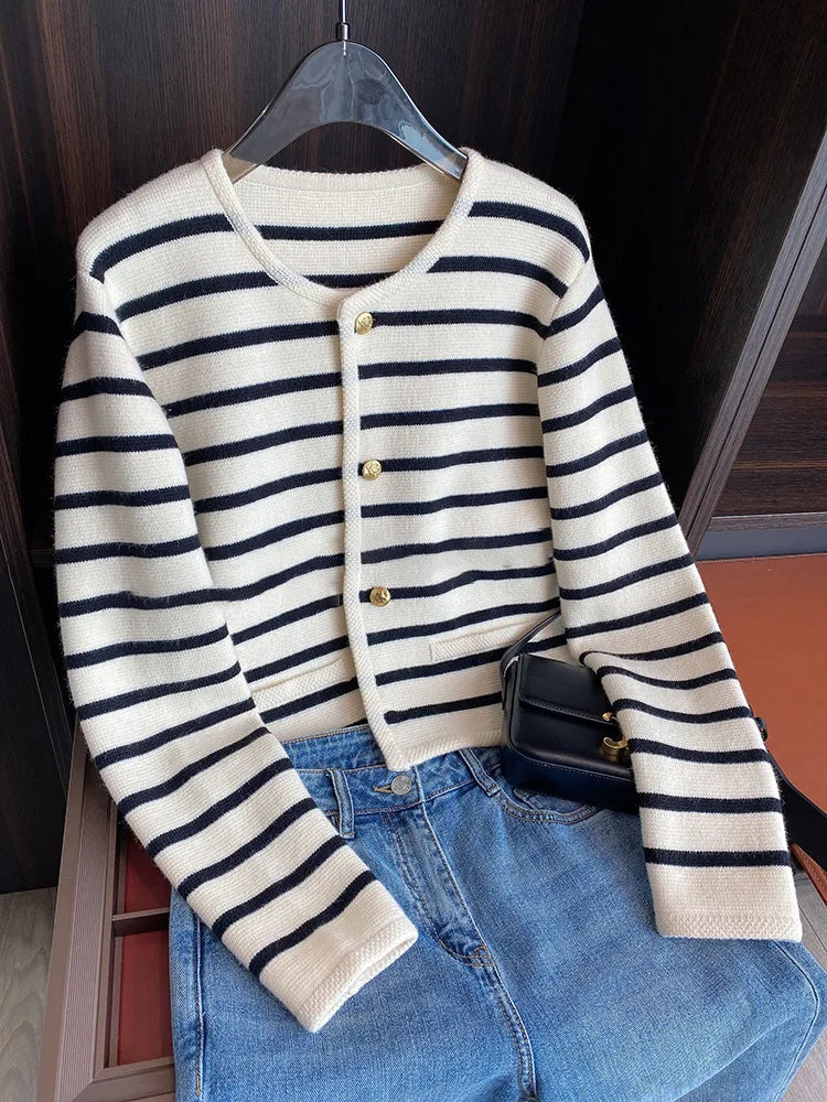 Cardigan Rayé Campus - Veste Académique Chic
